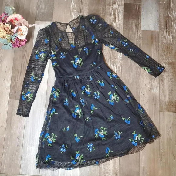 Taylor Dresses Women's Long Sleeve Embroidered A-Line Dress Size 8 - Picture 5 of 16